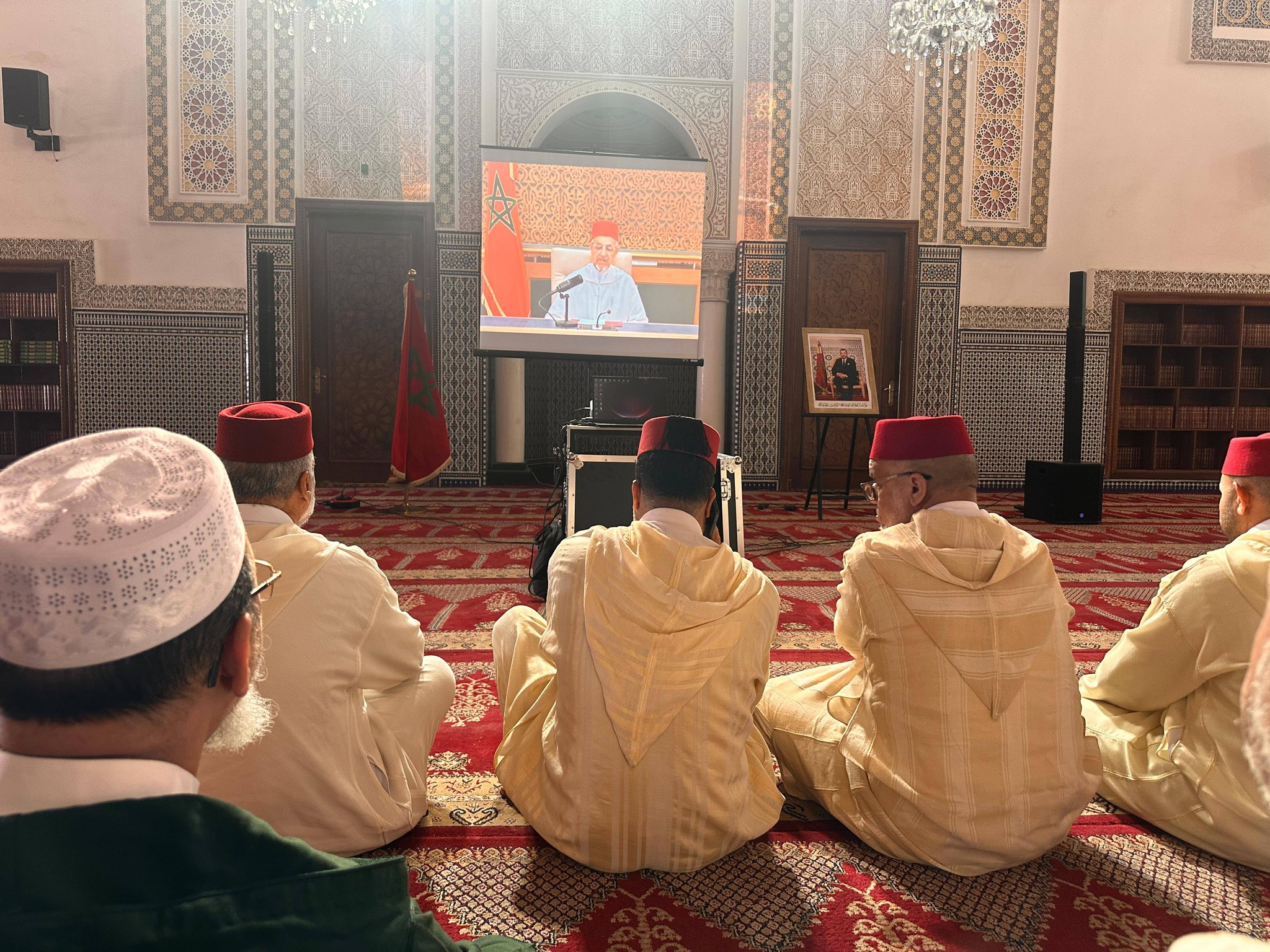 صور توثيقية للقاء الخاص بالاستماع إلى كلمة فضيلة السيد الأمين العام للمجلس العلمي الأعلى ب
