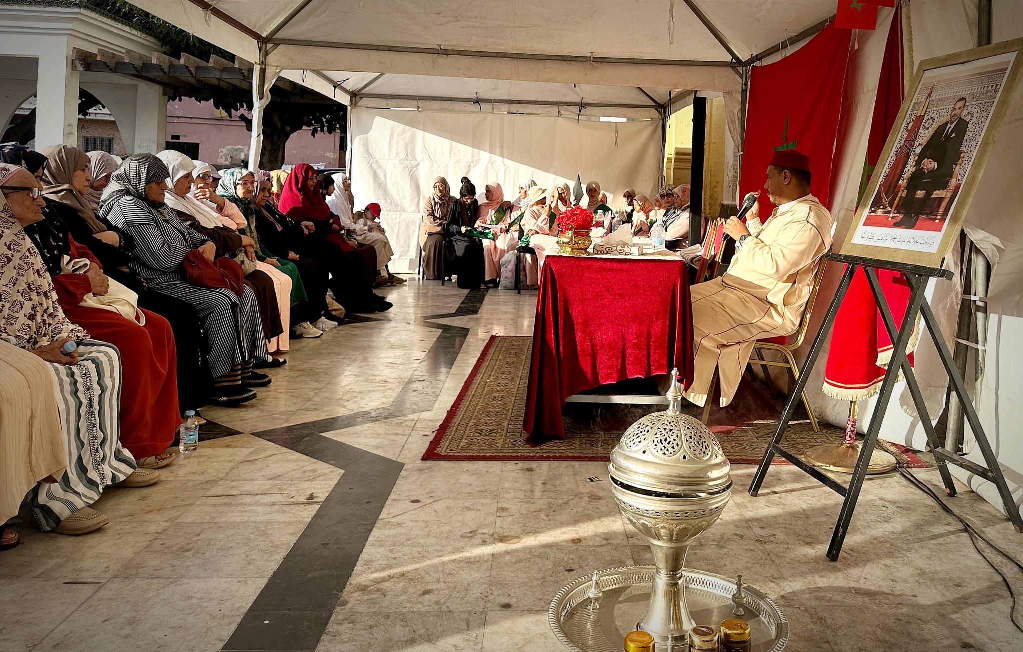 في أجواء يوم الجمعة المبارك، حيث تتعانق نفحات الإيمان مع معاني الاجتماع والتراحم، واصلت ال