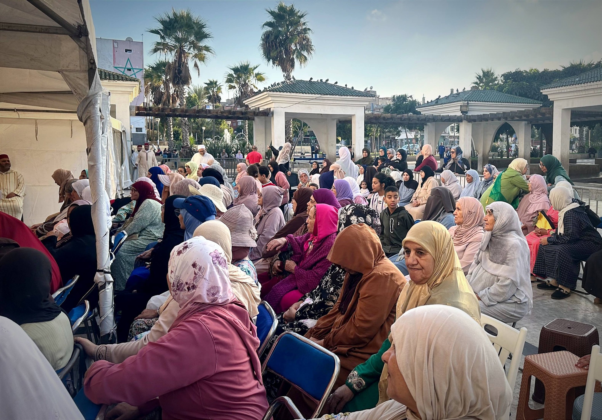 في أجواء يوم الجمعة المبارك، حيث تتعانق نفحات الإيمان مع معاني الاجتماع والتراحم، واصلت ال