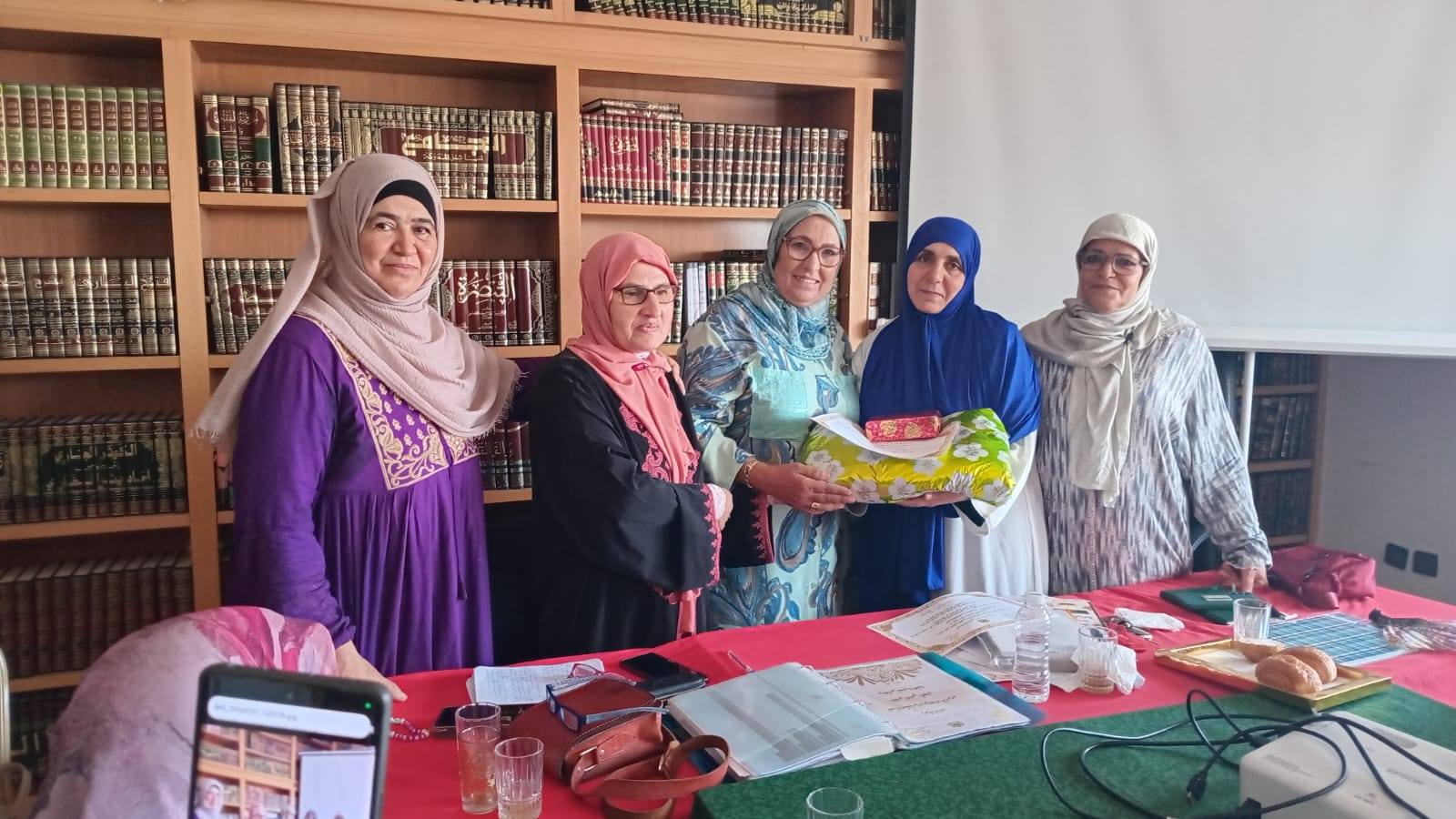 لمضامين الرسالة المولوية الداعية للاهتمام بالسيرة النبوية الشريفة نظم المجلس العلمي (لجنة