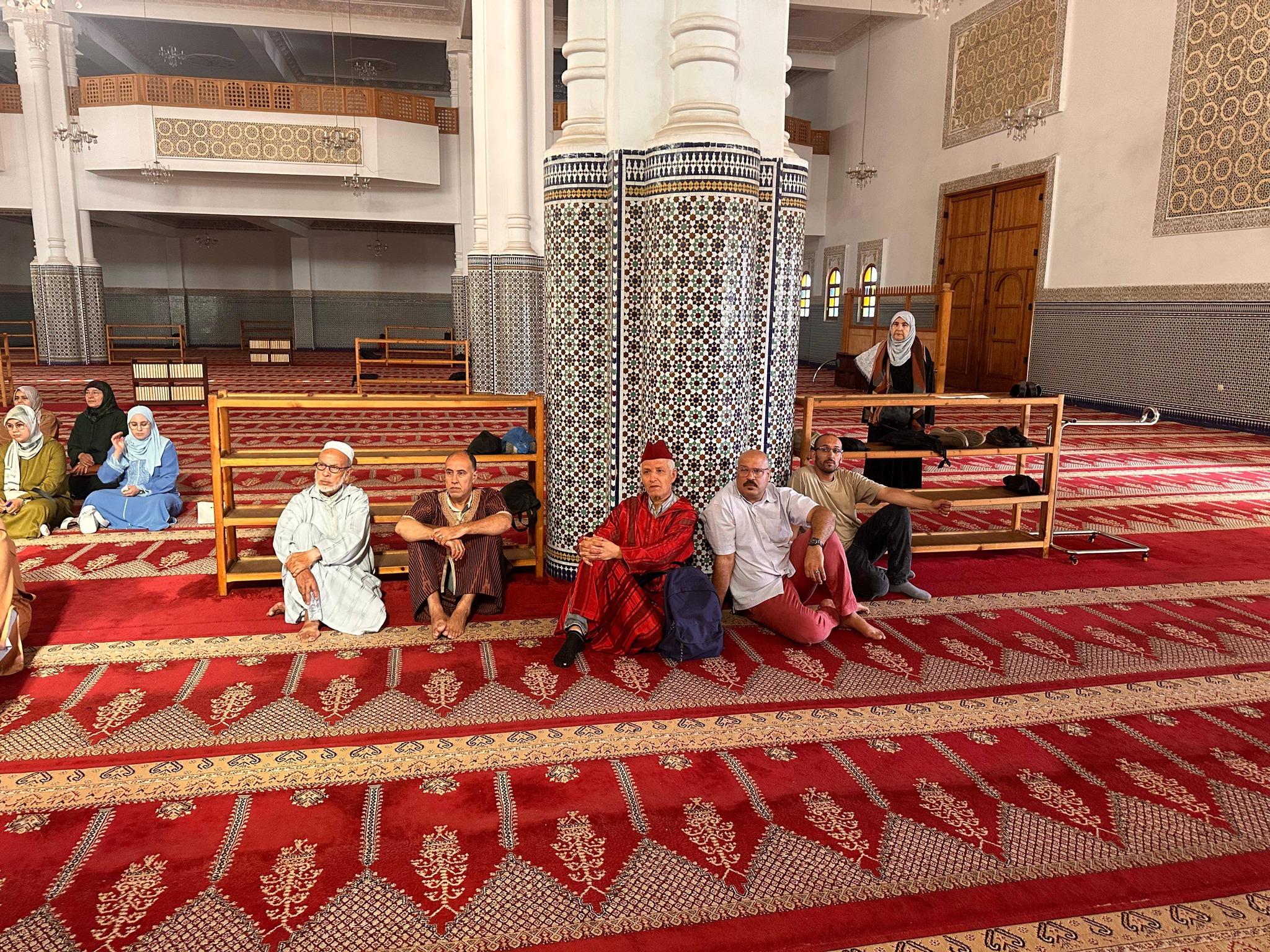 صور توثيقية للقاء الخاص بالاستماع إلى كلمة فضيلة السيد الأمين العام للمجلس العلمي الأعلى ب