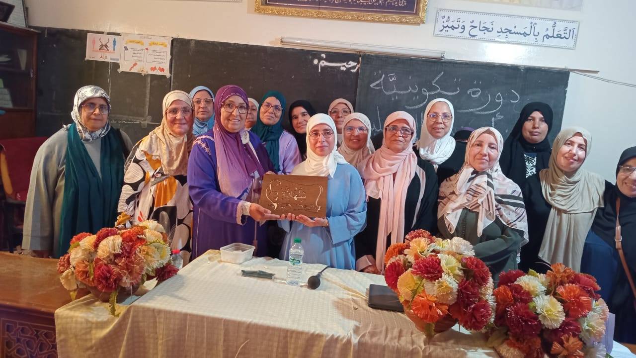 تنزيل خطة تسديد التبليغ، واهتداءً بسيرة المصطفى صلى الله عليه وسلم في العناية بالأسرة وتوج