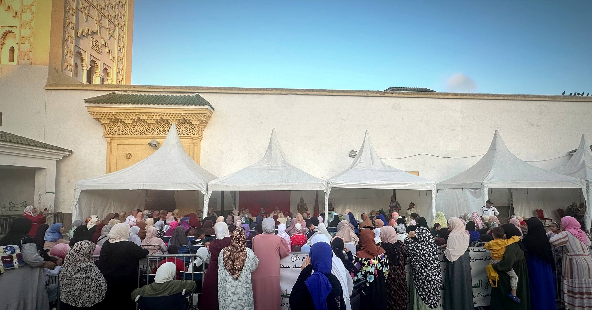 في أجواء يوم الجمعة المبارك، حيث تتعانق نفحات الإيمان مع معاني الاجتماع والتراحم، واصلت ال