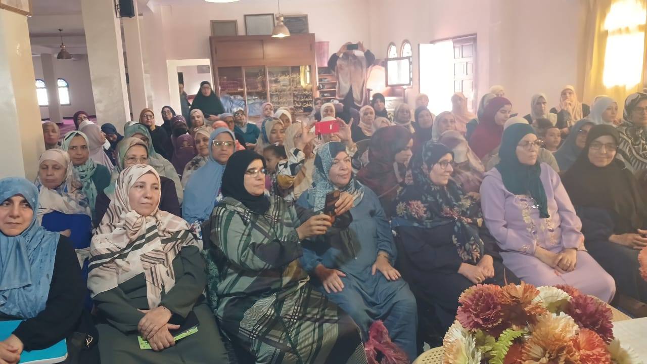 تنزيل خطة تسديد التبليغ، واهتداءً بسيرة المصطفى صلى الله عليه وسلم في العناية بالأسرة وتوج